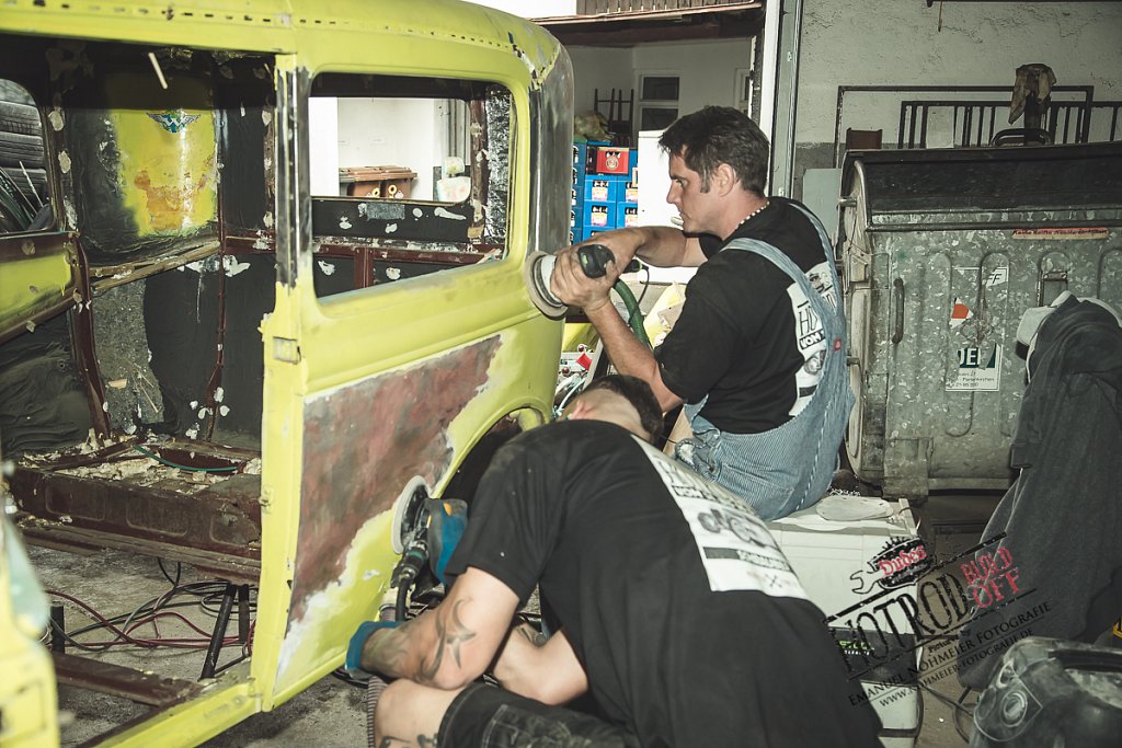 DUDES HOTROD BUILD OFF 